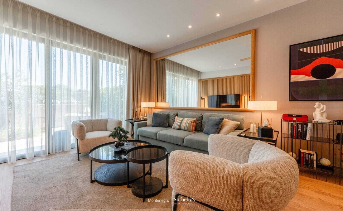 Apartment in Tivat, Tivat Municipality, Montenegro 1 - 18574957