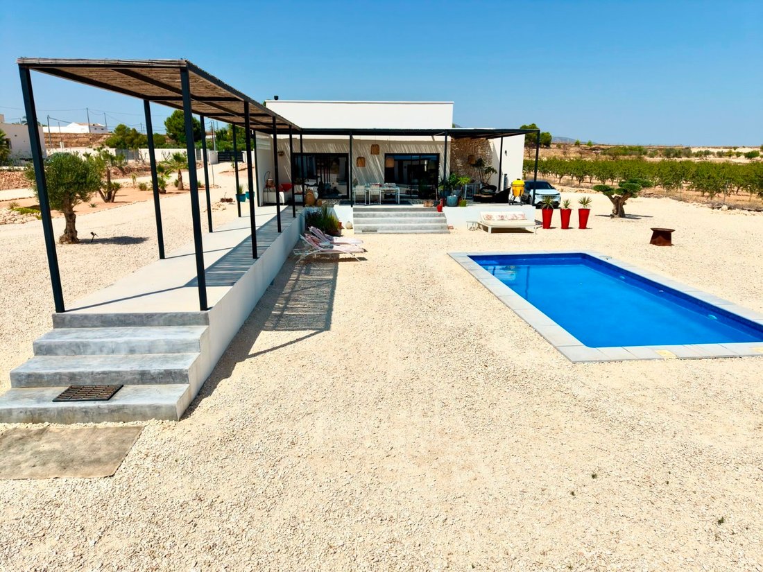 Villa in el Pinos / Pinoso, Valencian Community, Spain 4 - 18578311