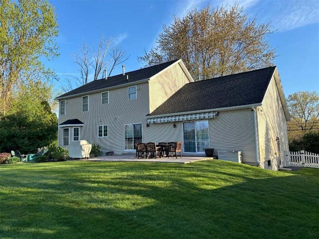 House in Cranston, Rhode Island, United States 2 - 18576021