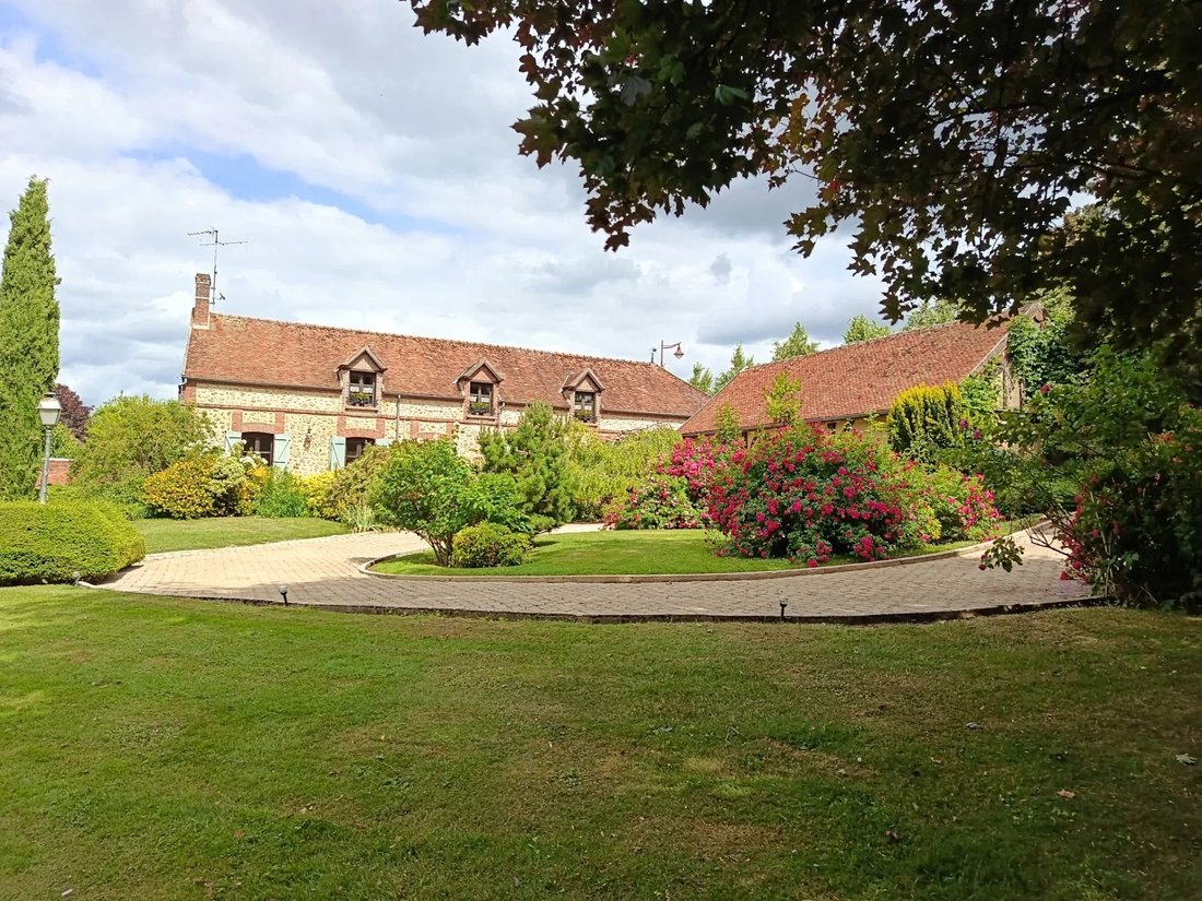Estate in Coulommiers, Ile-de-France, France 2 - 18575129