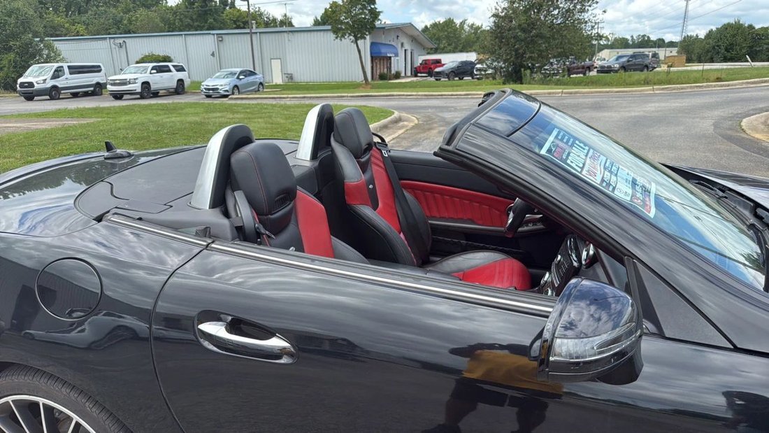 Cabriolet in Florence, AL, United States 1 - 18536593