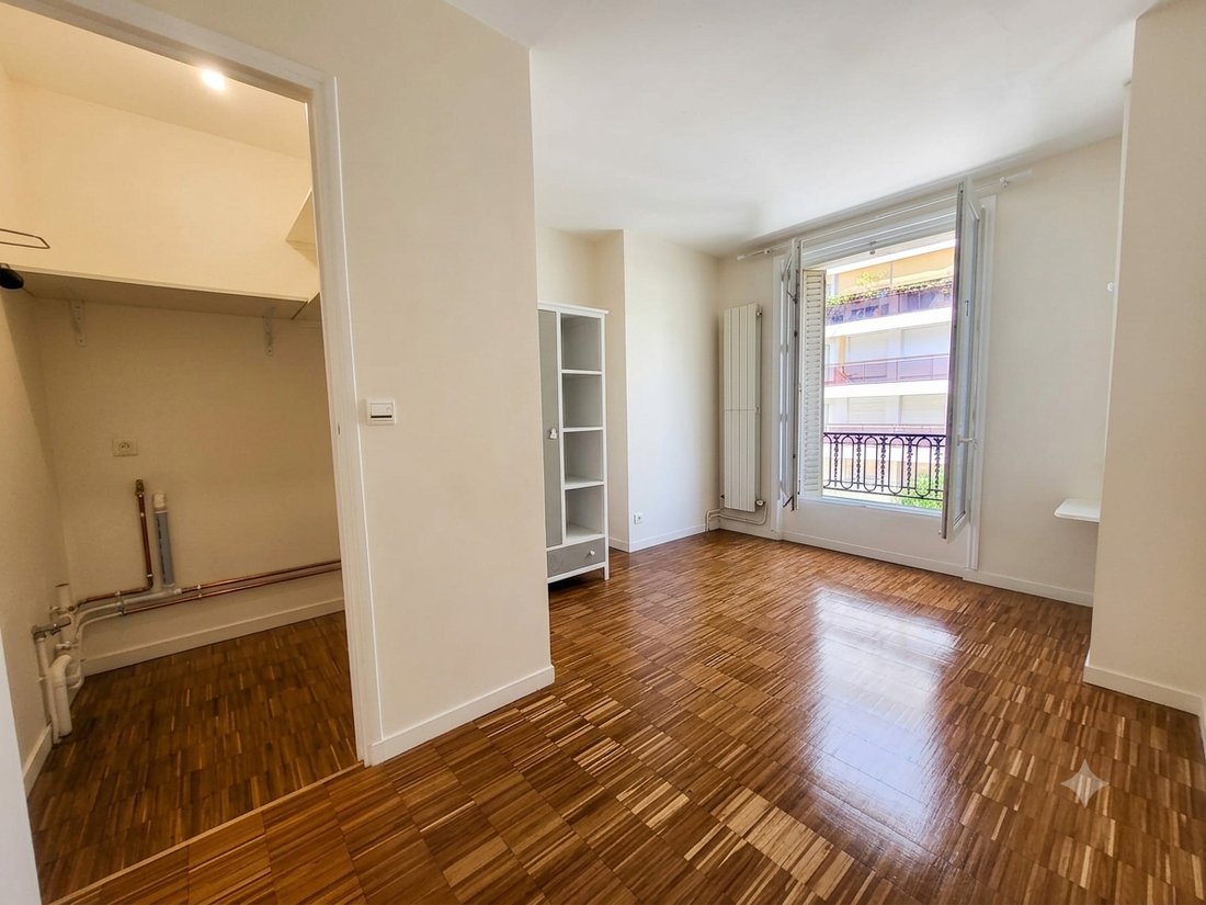 Apartment in Amiraux-Simplon-Poissonniers, Paris 18e Arrondissement, Paris 4 - 18577875