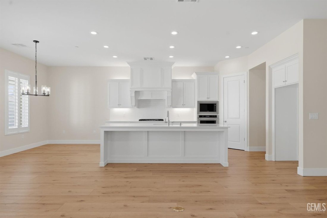 House in Bakersfield, California, United States 4 - 18574369