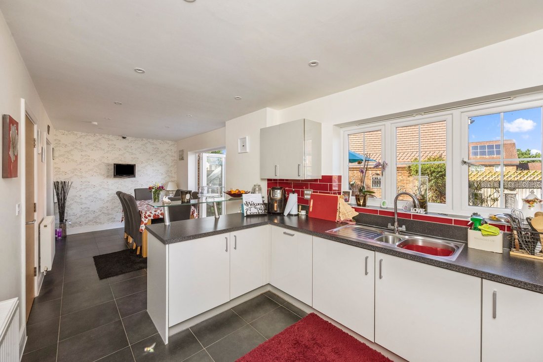 House in Okehurst, Billingshurst, England 2 - 18574967