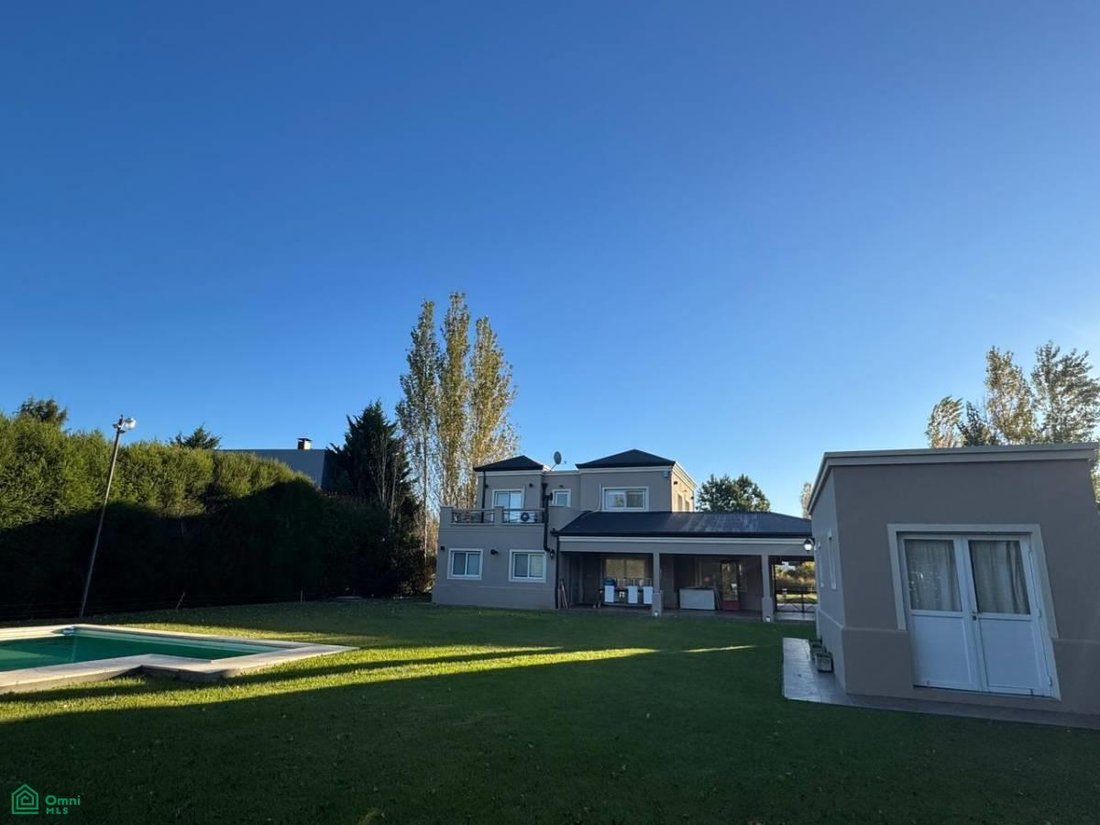 House in City Bell, Buenos Aires Province, Argentina 4 - 18030336