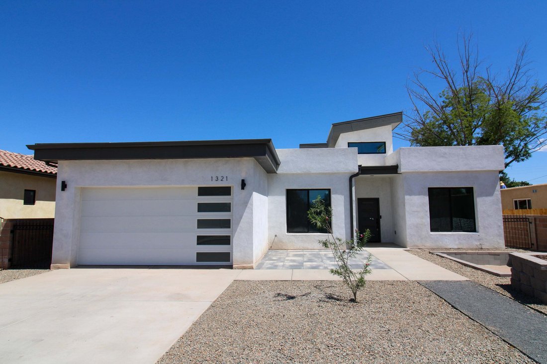 House in Los Ranchos de Albuquerque, New Mexico, United States 2 - 18511139