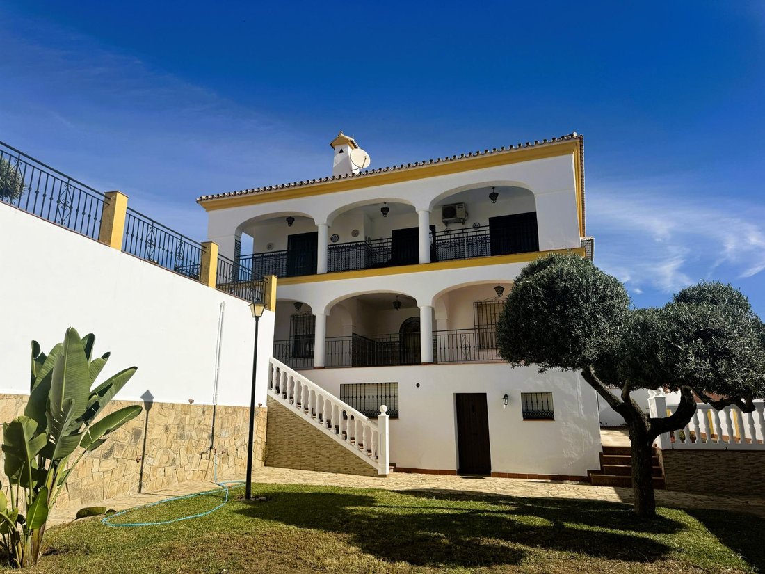 Villa in Rincon de la Victoria, Andalusia, Spain 1 - 18577720