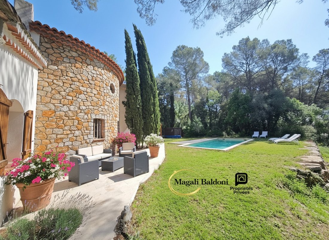 Villa in La Motte, Provence-Alpes-Côte d'Azur, France 1 - 18575248
