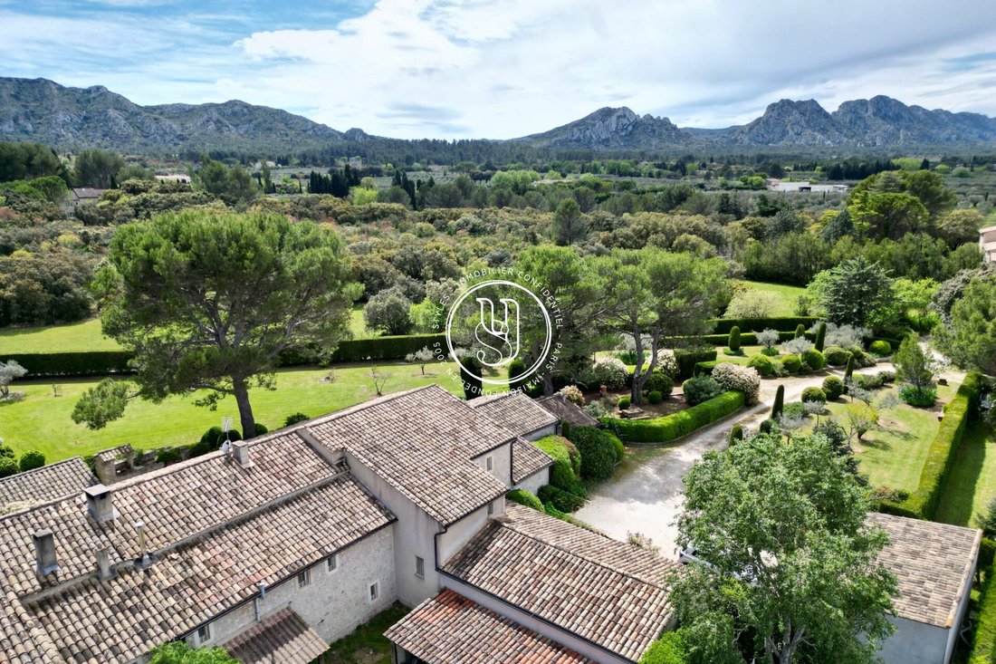 Villa in Saint-Rémy-de-Provence, Provence-Alpes-Côte d'Azur, France 1 - 18574631