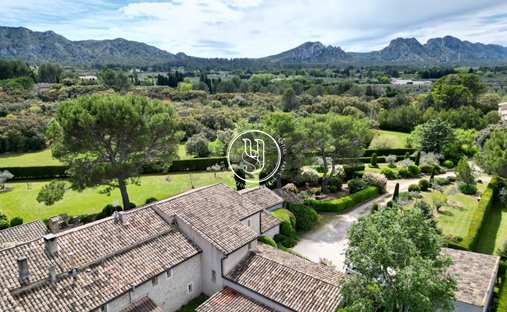 Villa in Saint-Rémy-de-Provence, Provence-Alpes-Côte d'Azur, France 1