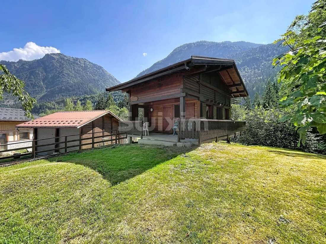 Chalet in Chamonix-Mont-Blanc, Auvergne-Rhône-Alpes, France 2 - 18575190