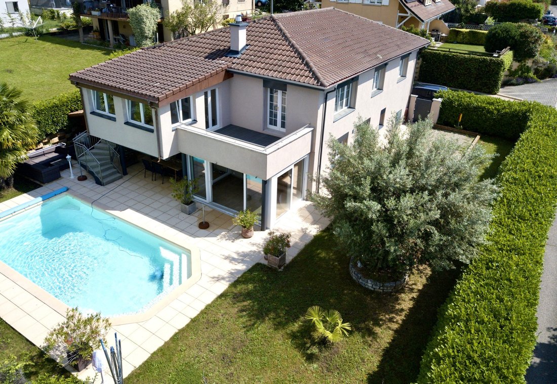 Villa in Bursins, Vaud, Switzerland 2 - 18575975