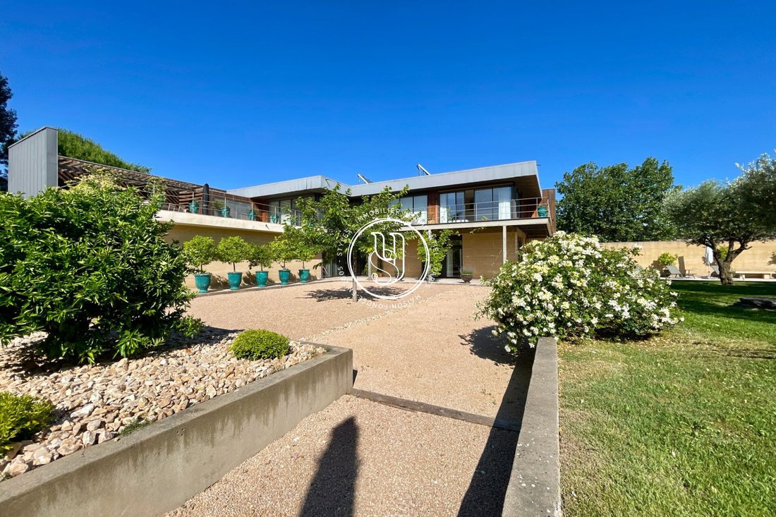 Villa in Uzès, Occitania, France 1 - 18574647