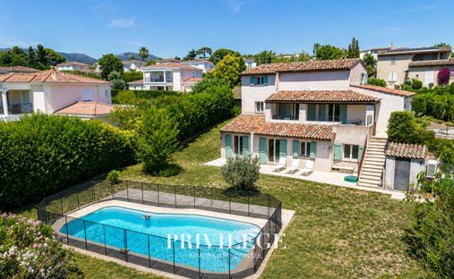Villa in Centre du Village, La Colle-sur-Loup, France 1