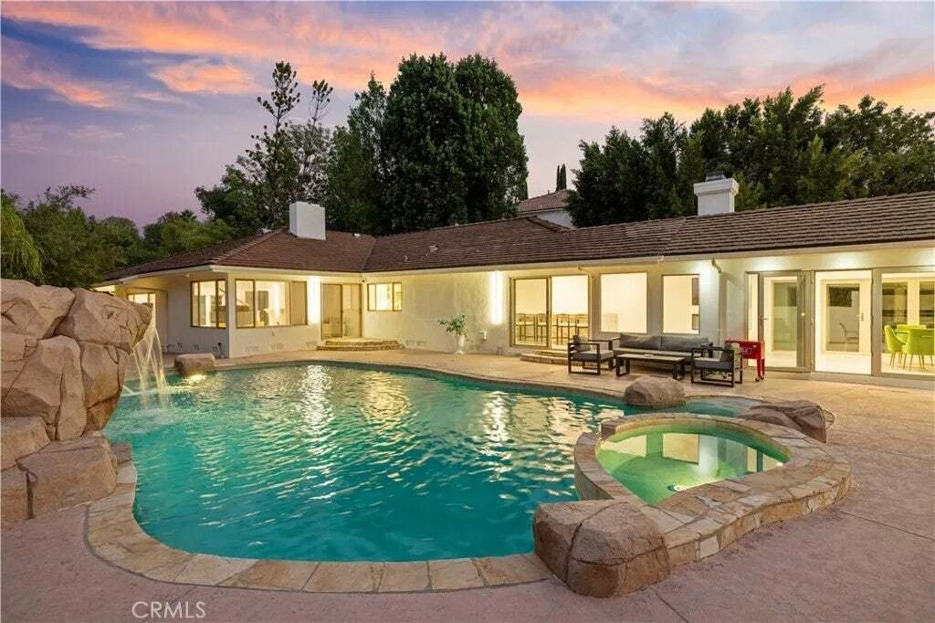 Condo in Los Angeles, California, United States 1 - 18577229