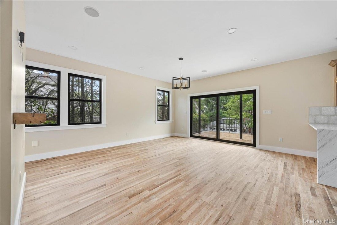 House in Yonkers, New York, United States 5 - 18577126