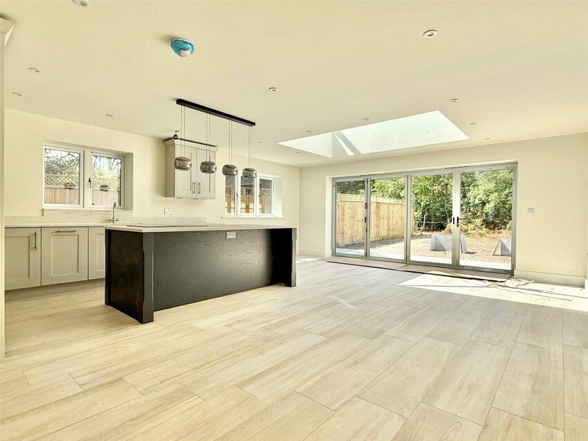 House in Lymington, England 2 - 18320902