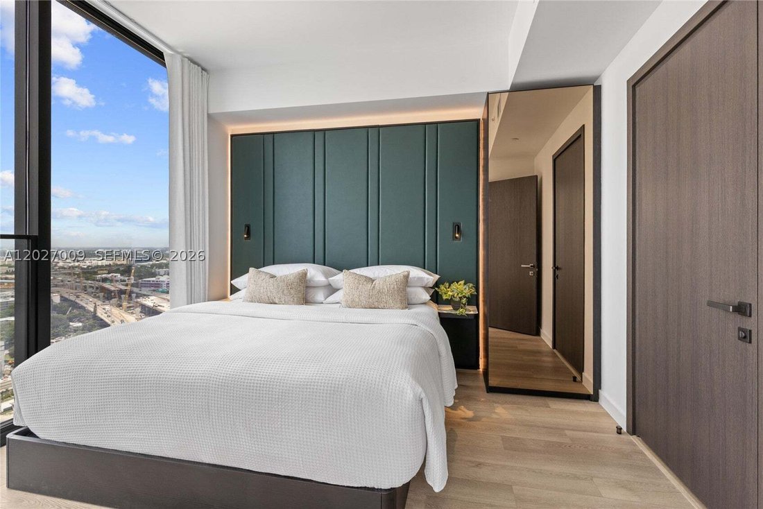 Condo in Miami, Florida, United States 4 - 18041476