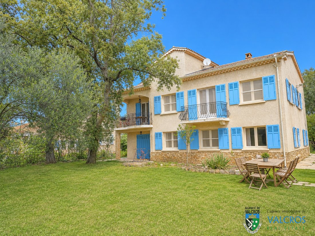 Villa in La Londe-les-Maures, Provence-Alpes-Côte d'Azur, France 1 - 16327041