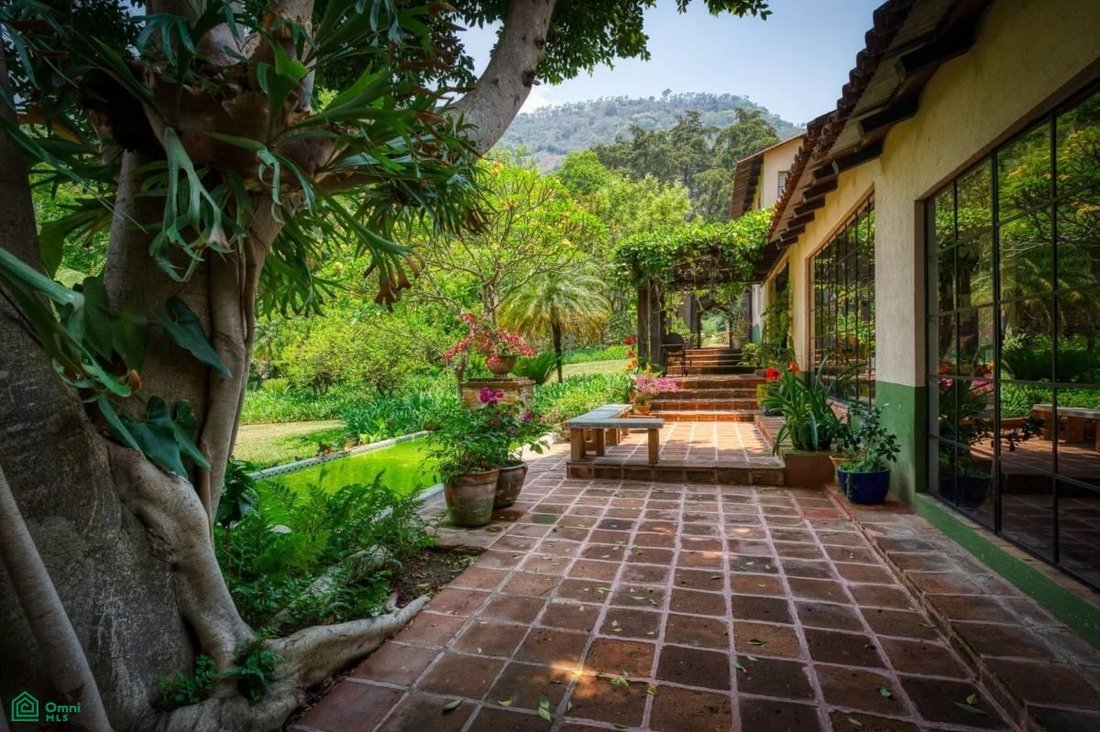 House in San Miguel Dueñas, Sacatepéquez Department, Guatemala 5 - 18030343