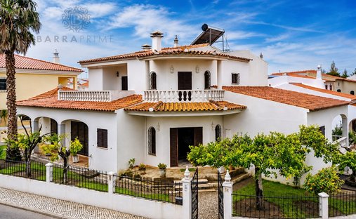 House in Alvorninha, Leiria District, Portugal 1