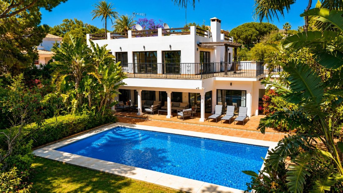 Villa in Elviria-Cabopino, Marbella, Spain 1 - 18576295