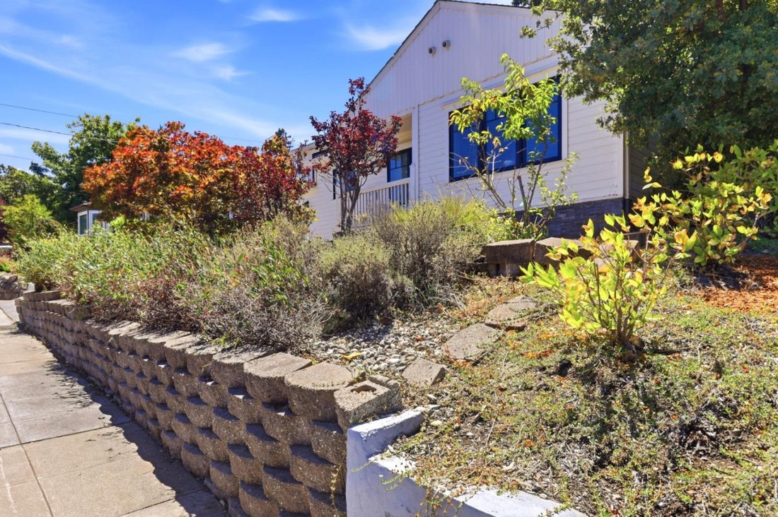 House in Redwood City, California, United States 3 - 18577511