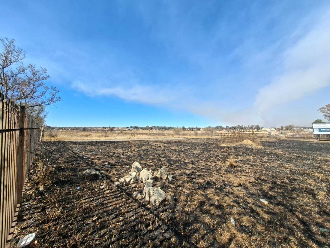 Land in Secunda, Mpumalanga, South Africa 4 - 18575269