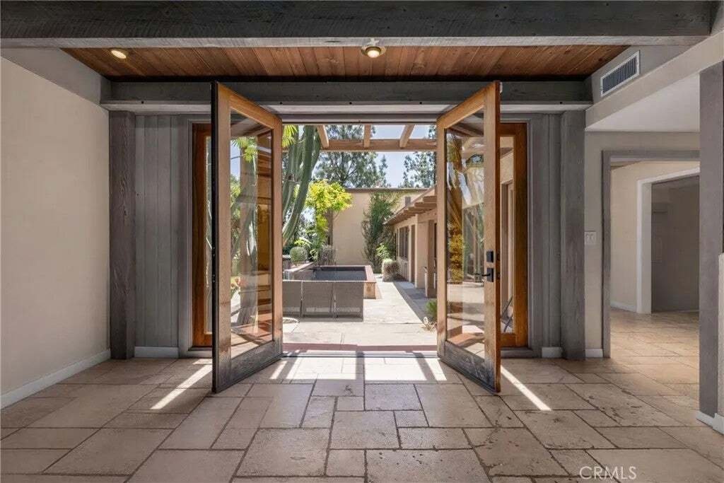 House in Upland, California, United States 2 - 17755024