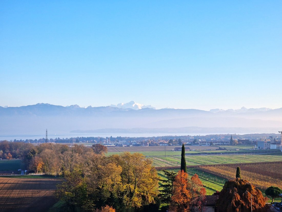 Villa in Vich, Vaud, Switzerland 1 - 18575885
