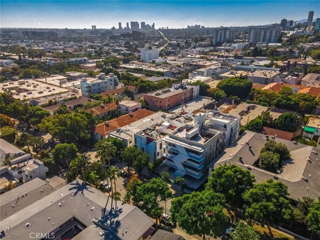 Condo in Los Angeles, California, United States 1 - 18577250