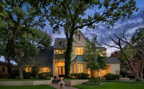 House in Arlington, Texas, United States 1