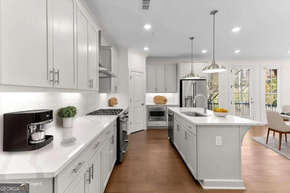 Townhouse in Alpharetta, Georgia, United States 3 - 18577414