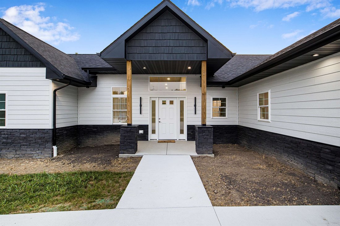 House in Janesville, Wisconsin, United States 3 - 18575694