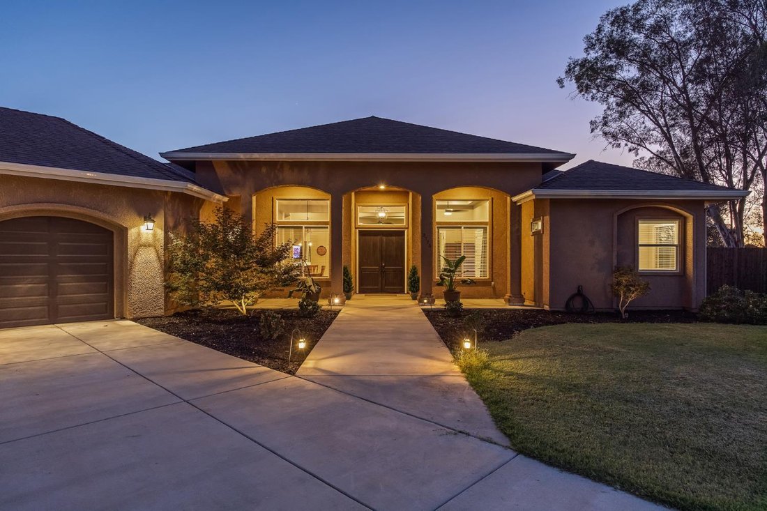 House in Sanger, California, United States 1 - 18575736