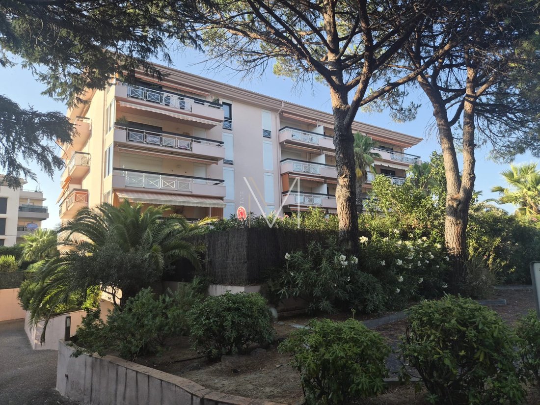 Penthouse in Nartelle-Noyer-Bellevue-bd des Sardinaux, Sainte-Maxime, France 1 - 18574764