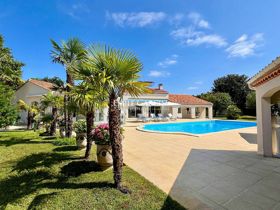 Villa in France-L'Alouette-Jean Bart, Pessac, France 1 - 18578274