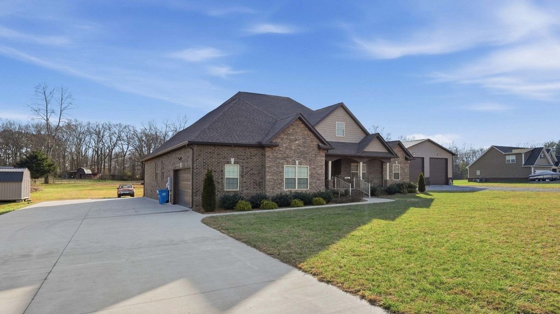 House in Manchester, Tennessee, United States 3 - 18576599