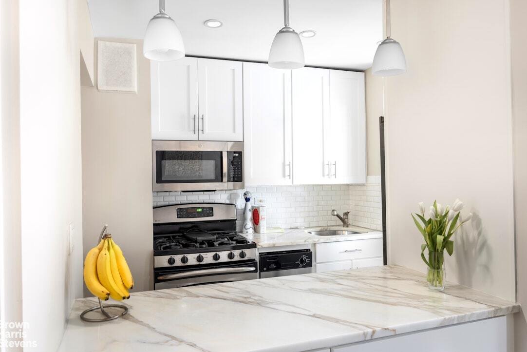 Co Op in New York, New York, United States 4 - 18576649