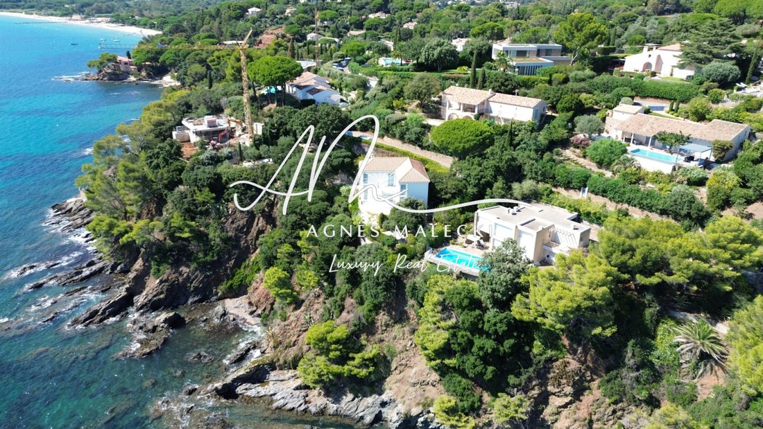 Estate in La Croix-Valmer, Provence-Alpes-Côte d'Azur, France 2 - 15765396