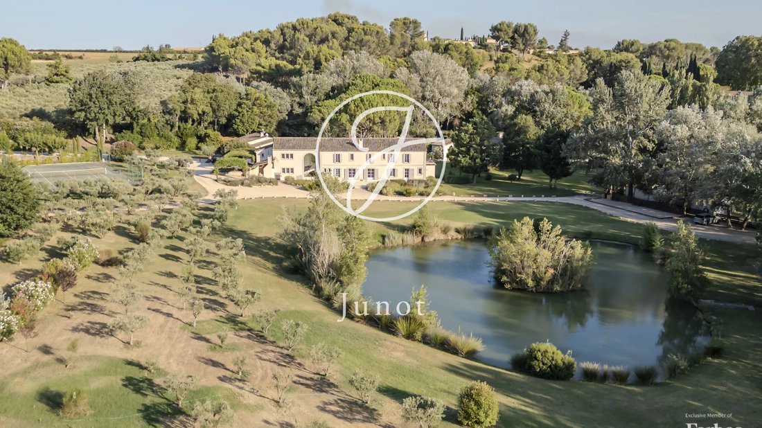 Country House in Arles, Provence-Alpes-Côte d'Azur, France 2 - 18575121