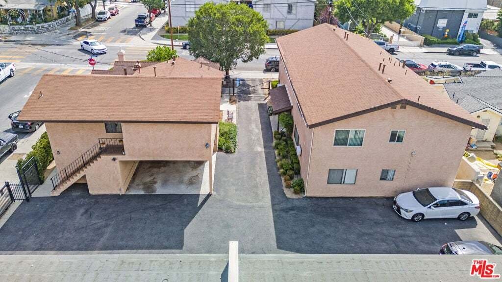 Santa Clarita, California, United States 2 - 18577064
