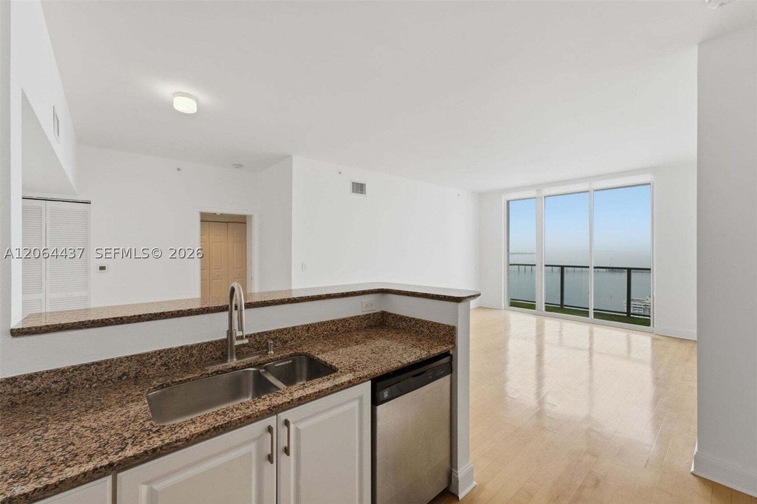 Condo in Miami, Florida, United States 5 - 18576872