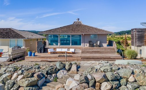 House in Clinton, Washington, United States 1