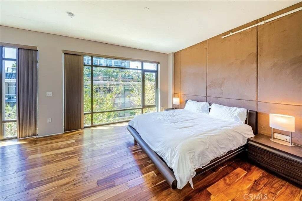 Condo in Los Angeles, California, United States 5 - 18453772