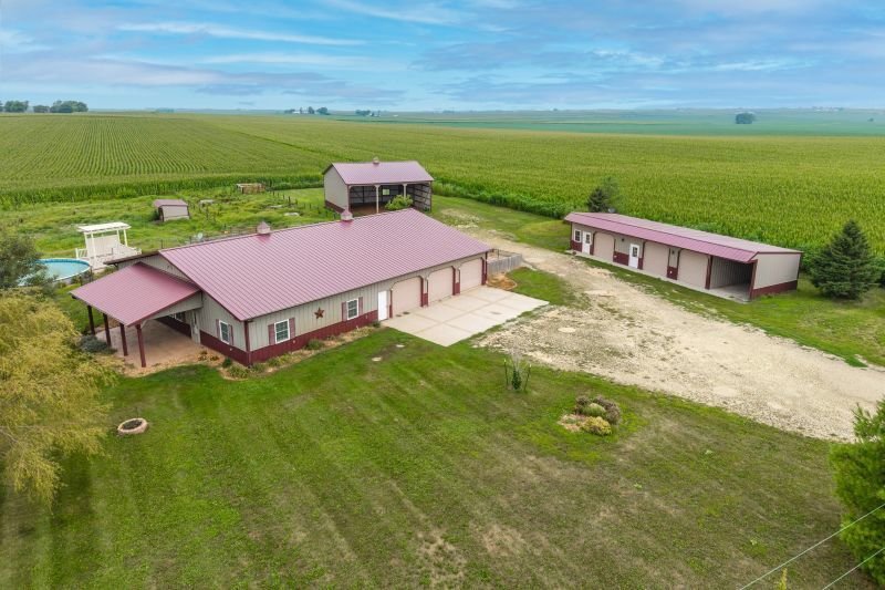 House in DeWitt, Iowa, United States 3 - 18577180