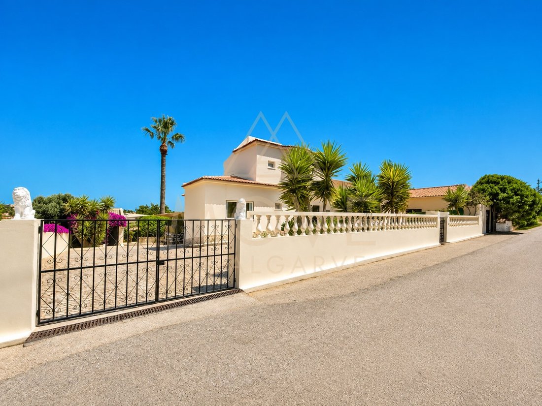 Villa in Faro (Se e Sao Pedro), Algarve, Portugal 2 - 18578066