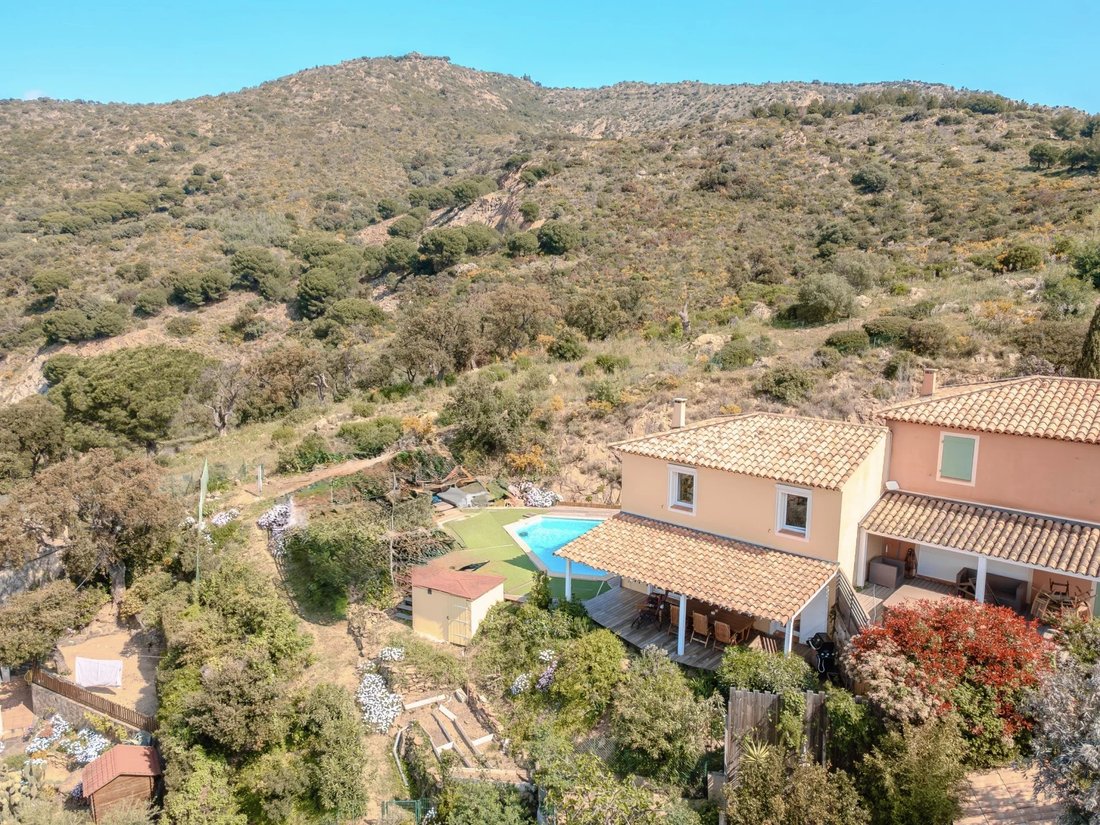 House in Le Lavandou, Provence-Alpes-Côte d'Azur, France 4 - 18575123