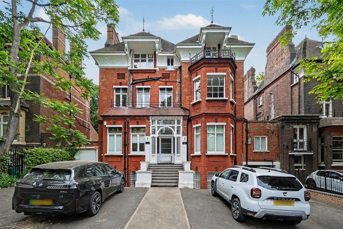 Apartment in Belsize Park, Camden, England 1 - 17618181