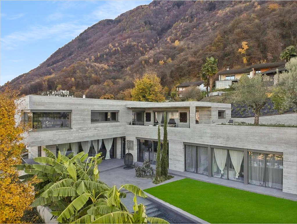 Villa in Gambarogno, Ticino, Switzerland 1 - 18575810